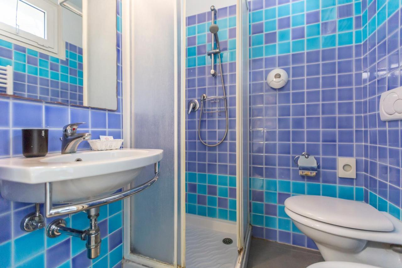 Hotel Vannucci Ріміні Екстер'єр фото