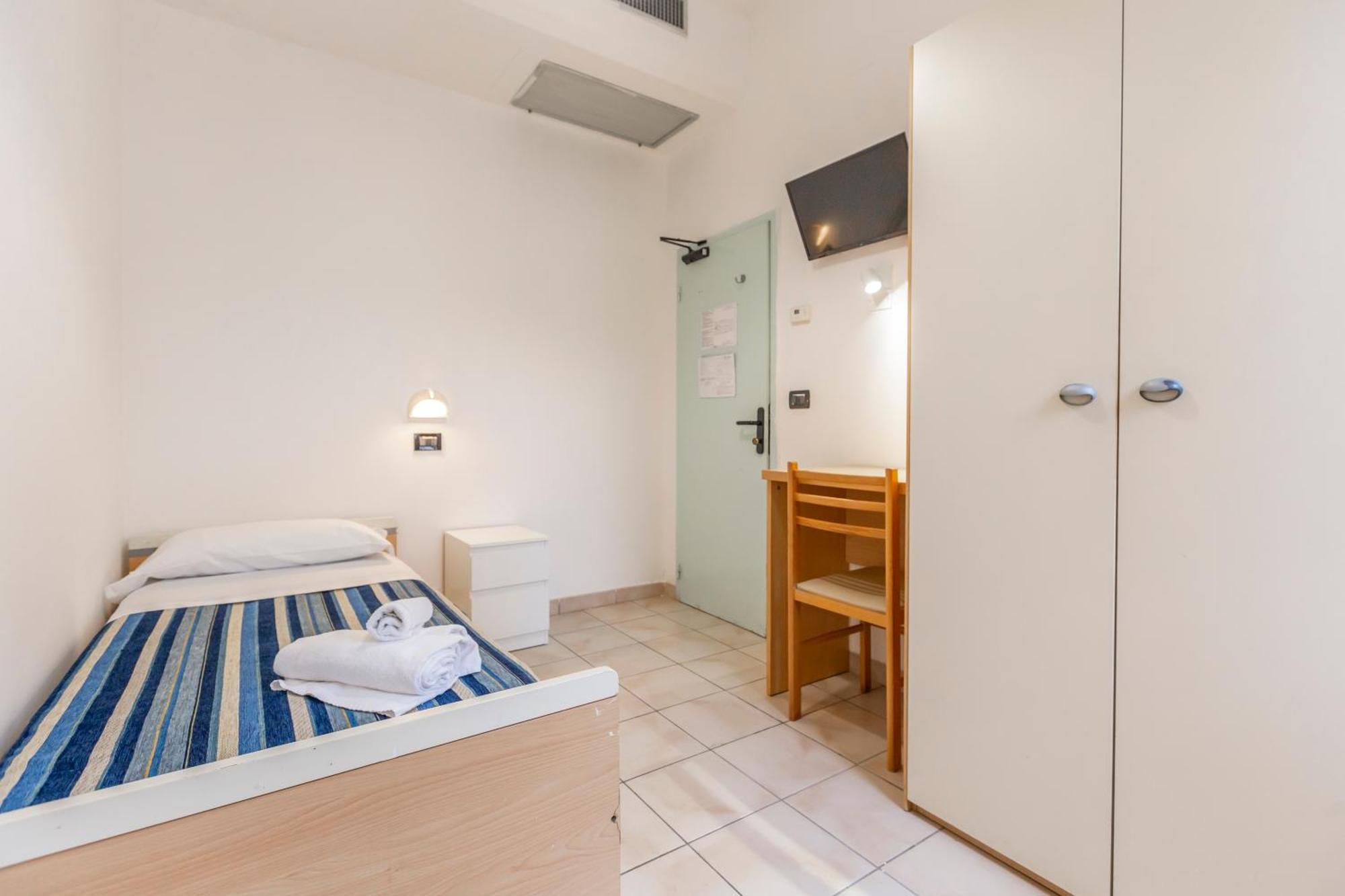 Hotel Vannucci Ріміні Екстер'єр фото