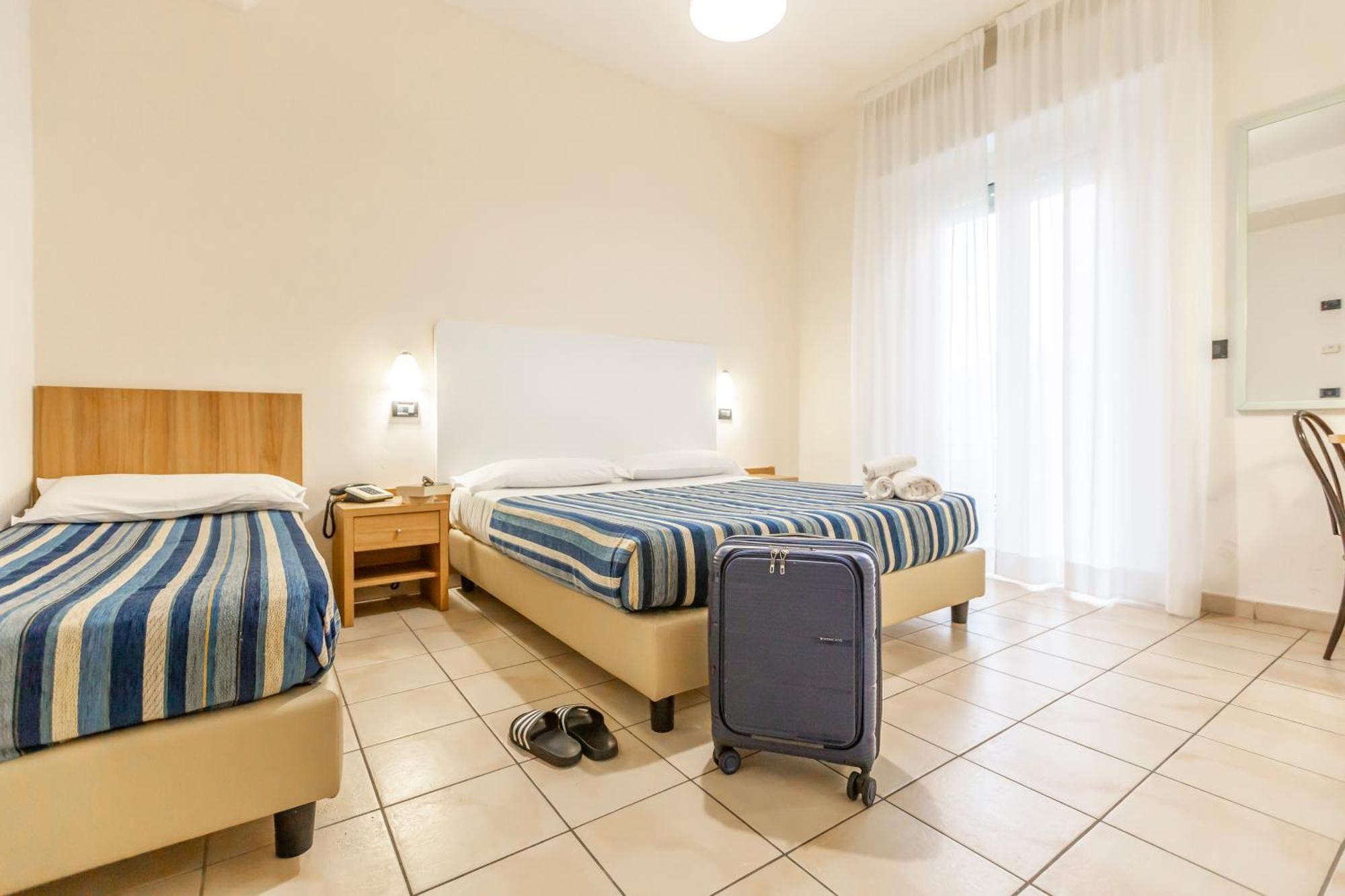 Hotel Vannucci Ріміні Екстер'єр фото