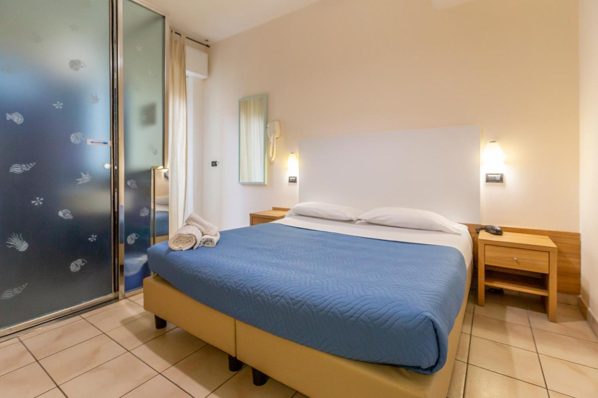 Hotel Vannucci Ріміні Екстер'єр фото