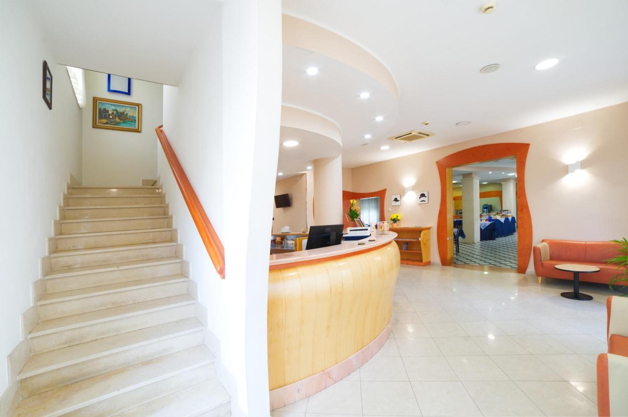 Hotel Vannucci Ріміні Екстер'єр фото