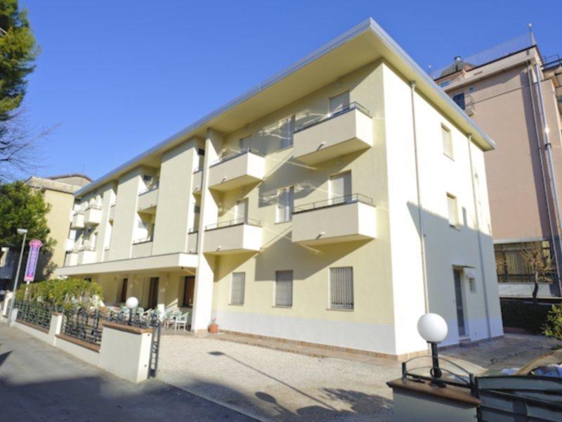 Hotel Vannucci Ріміні Екстер'єр фото